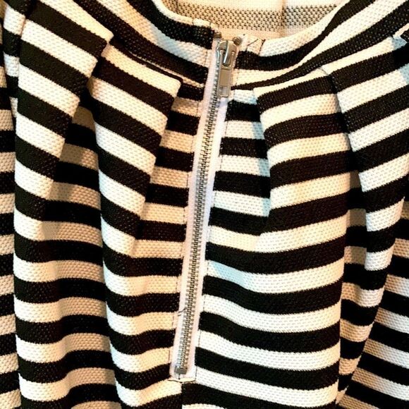 Poof Coulture Dress Size Small - Picture 3 of 4